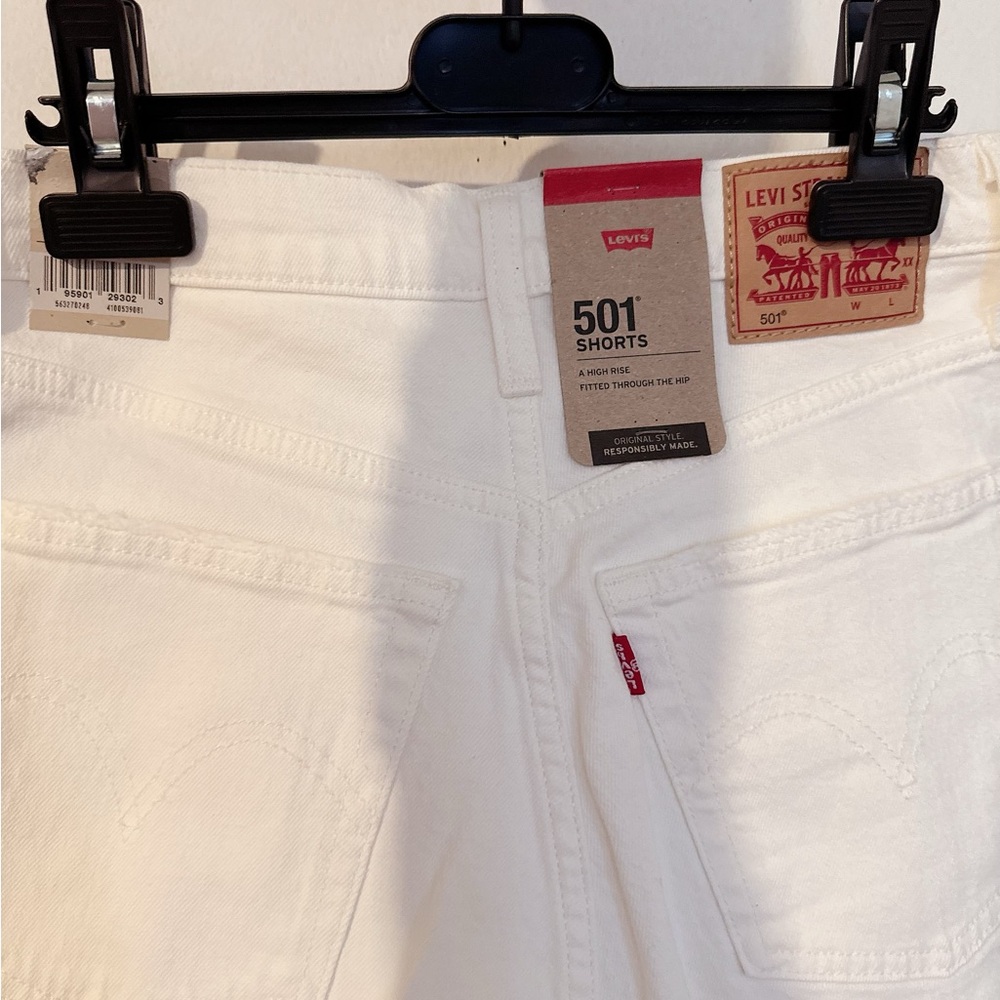Levi’s - Picture 2 of 2